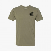 camiseta_hombre_Sage_Tee_Heritage_Logo_Trout_Olive_Front.jpg